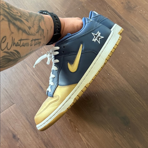 Nike SB Dunk Low supreme Blue and Gold Sneakers - Picture 5 of 7